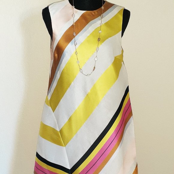 Summertime Fun Linen Dress - Picture 1 of 6